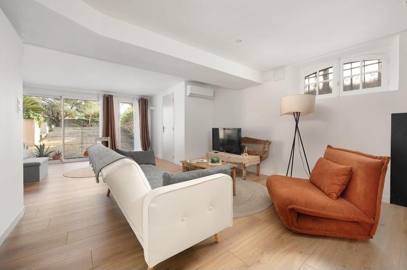 Villa - 245 m² - 8 pièces