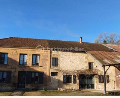 Corps de ferme - 210 m² - 10 pièces