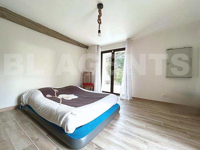 Maison - 280 m² - 10 pièces