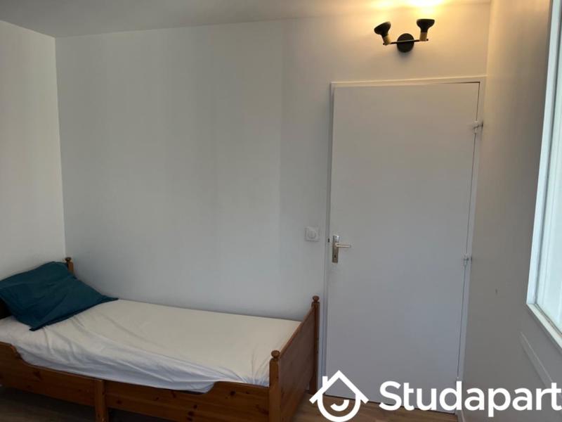 Chambre - 13 m² - 1 pièce