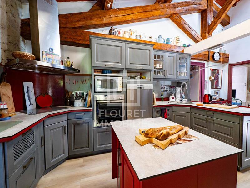 Mas - 270 m² - 10 pièces