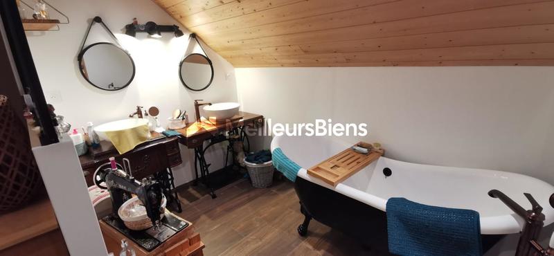 Maison - 228 m² - 8 pièces