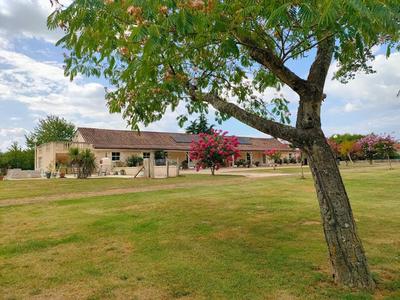 Propriété - 280 m² - 10 pièces