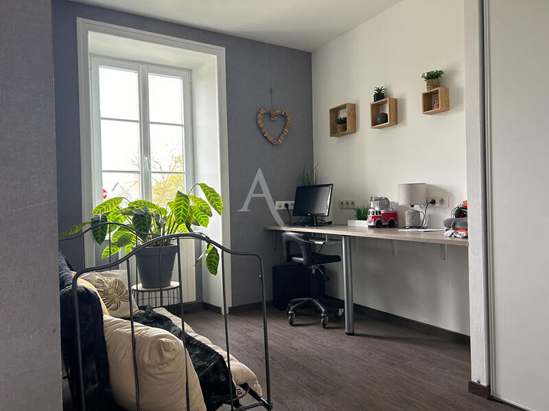 Maison - 242 m² - 5 pièces