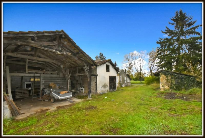 Maison en pierre - 243 m² - 1 pièce