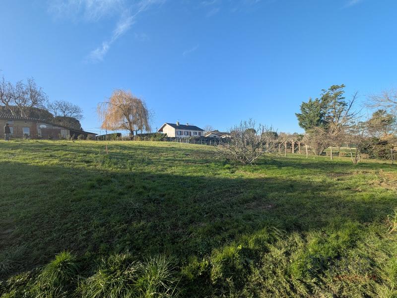 Terrain constructible - 800 m²