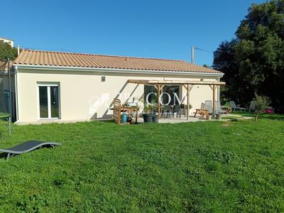 Maison - 100 m² - 4 pièces