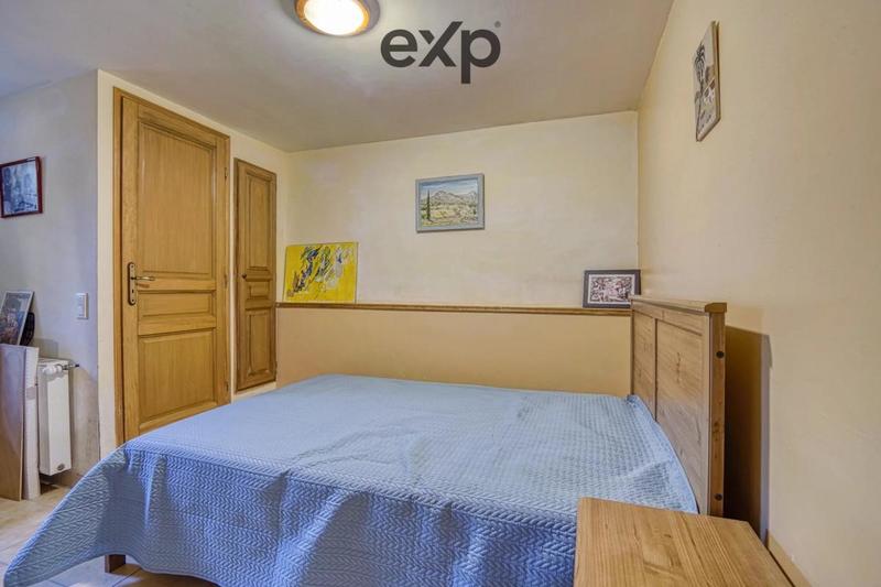 Propriété - 176 m² - 6 pièces