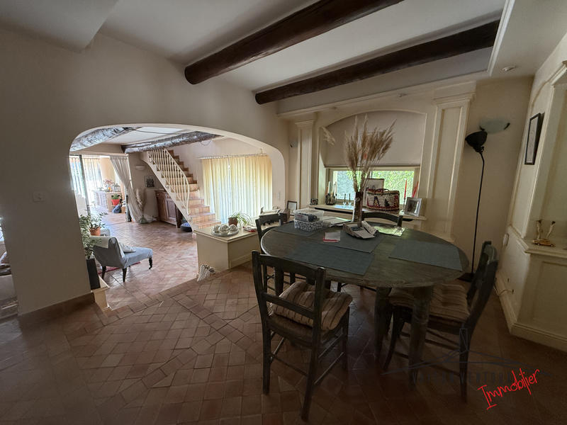 Maison - 336 m² - 12 pièces