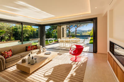 Villa - 300 m² - 6 pièces