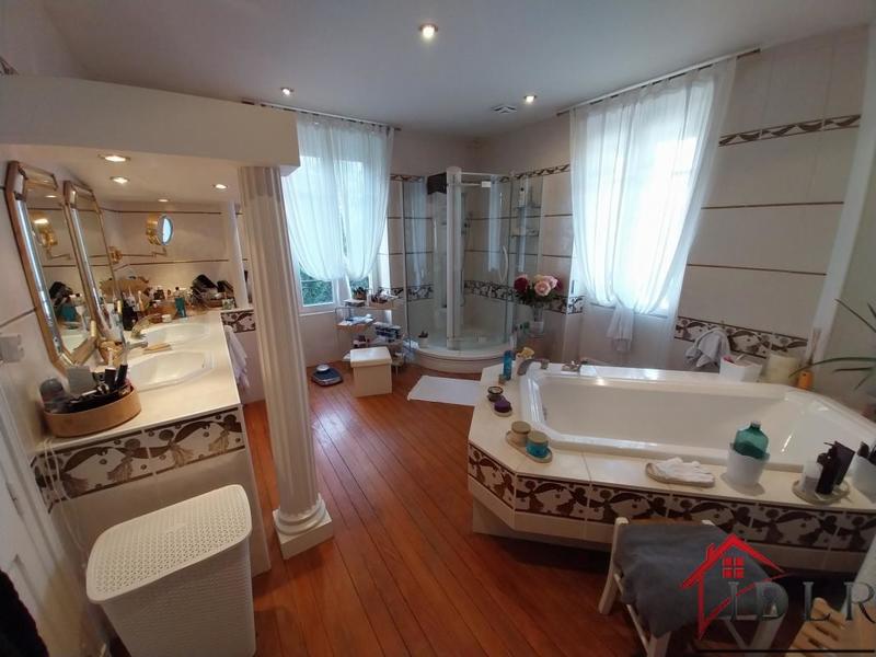 Maison de maîtres - 204 m² - 7 pièces