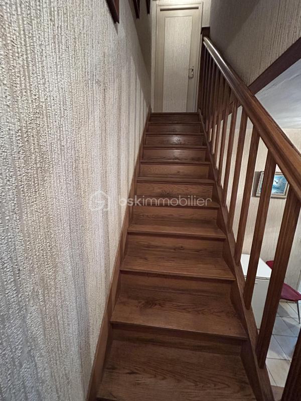 Maison - 272 m² - 10 pièces