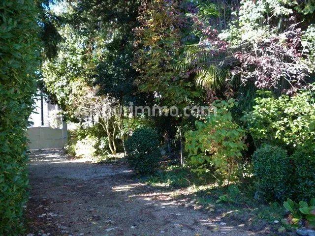 Maison - 270 m² - 12 pièces