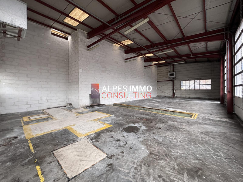 Local d'activités - 195 m² - 1 pièce