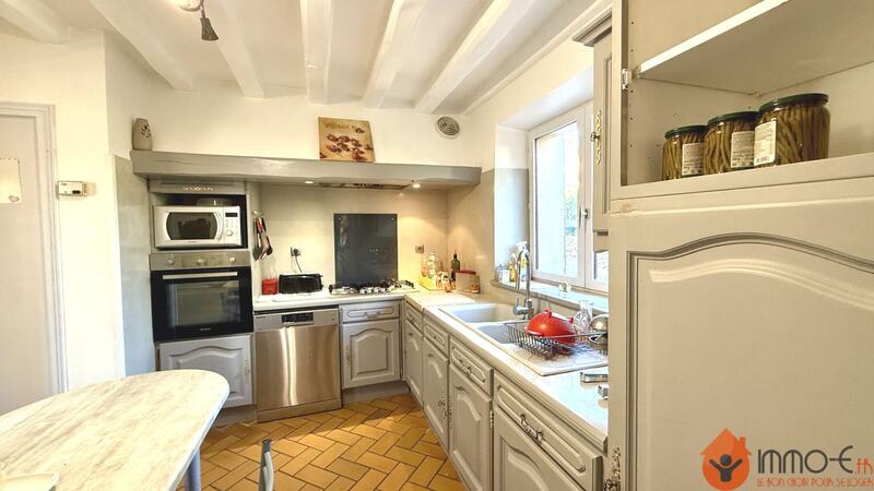 Maison - 240 m² - 9 pièces