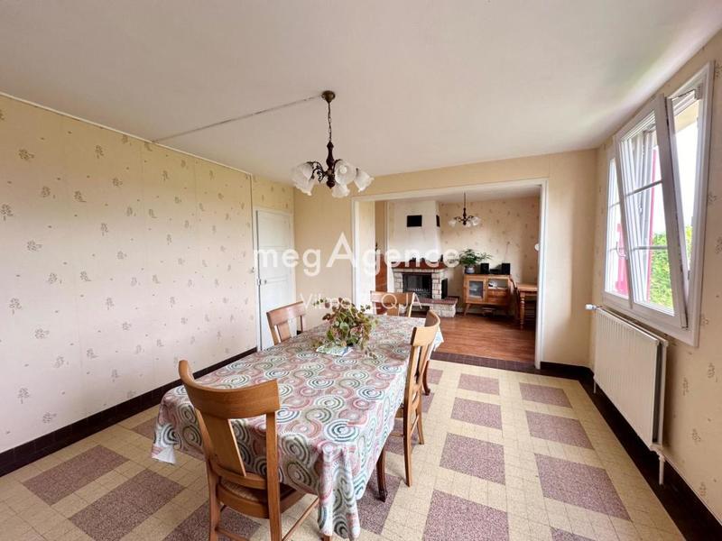 Maison - 137 m² - 8 pièces