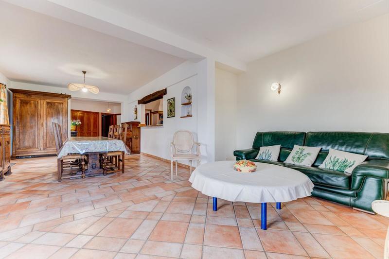 Villa - 310 m² - 8 pièces