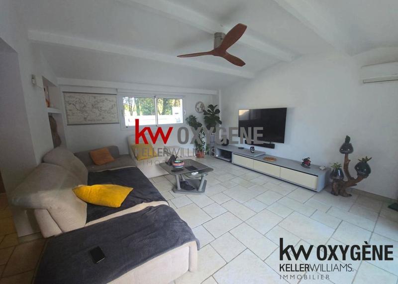 Maison - 215 m² - 9 pièces