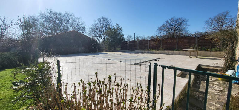 Maison - 240 m² - 7 pièces