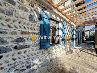 Maison - 244 m² - 5 pièces