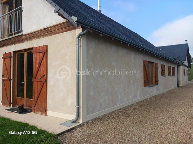 Propriété - 212 m² - 8 pièces