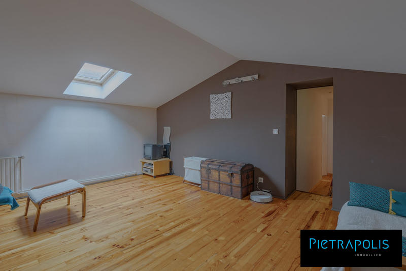 Maison - 186 m² - 7 pièces