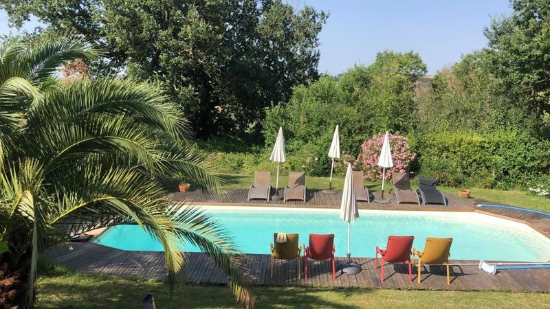 Maison en pierre - 253 m² - 9 pièces