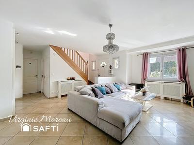 Maison - 151 m² - 7 pièces