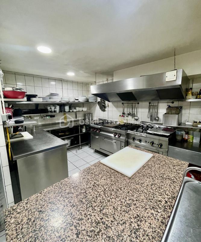 Local commercial - 226 m² - 5 pièces