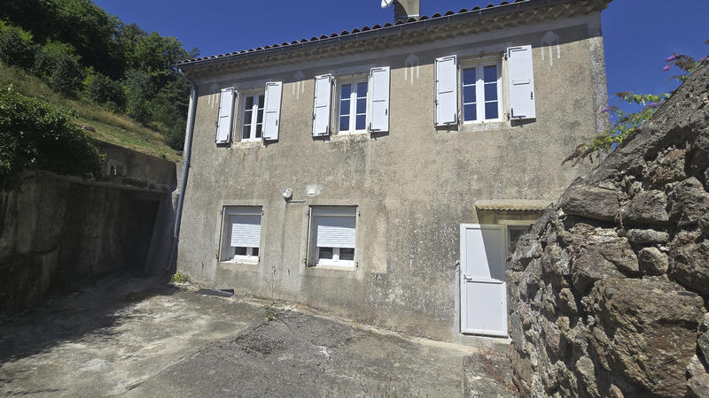 Maison - 90 m² - 5 pièces
