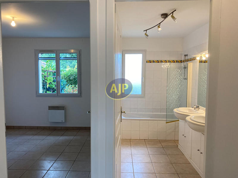 Maison - 92 m² - 4 pièces