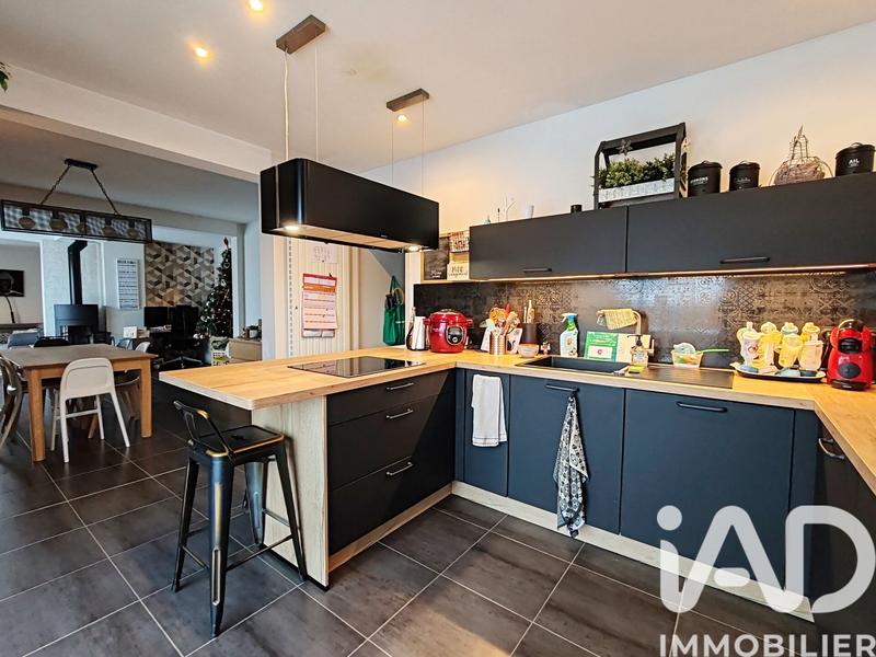 Maison - 203 m² - 8 pièces