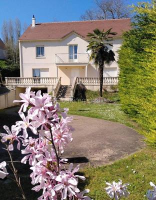 Demeure - 240 m² - 8 pièces