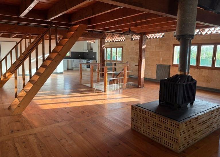 Maison - 168 m² - 3 pièces