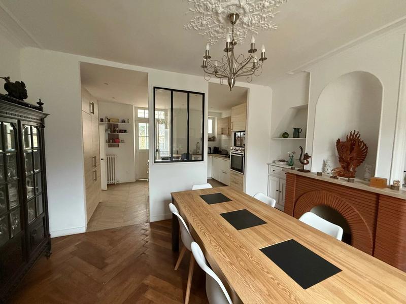 Maison - 180 m² - 6 pièces