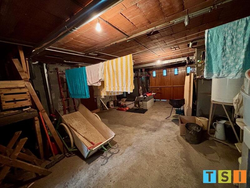 Maison - 227 m² - 8 pièces