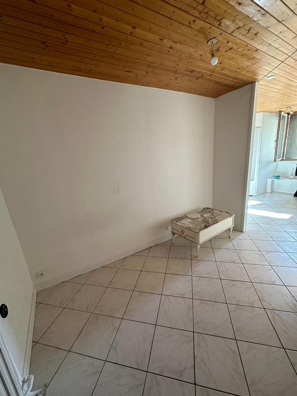 Appartement - 256 m² - 10 pièces