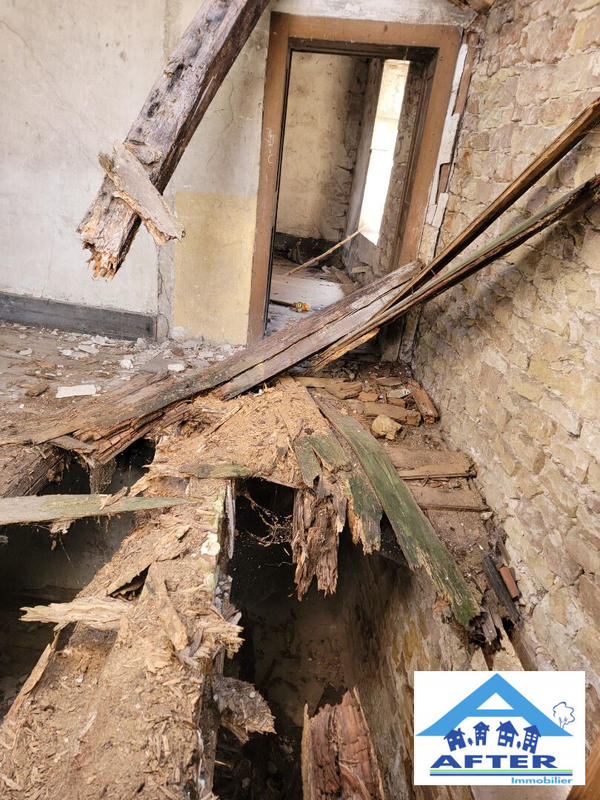 Maison - 242 m² - 4 pièces