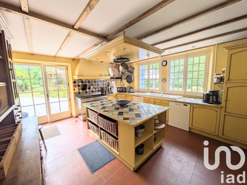 Maison - 303 m² - 19 pièces