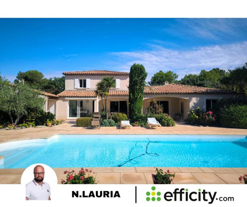 Maison - 240 m² - 6 pièces