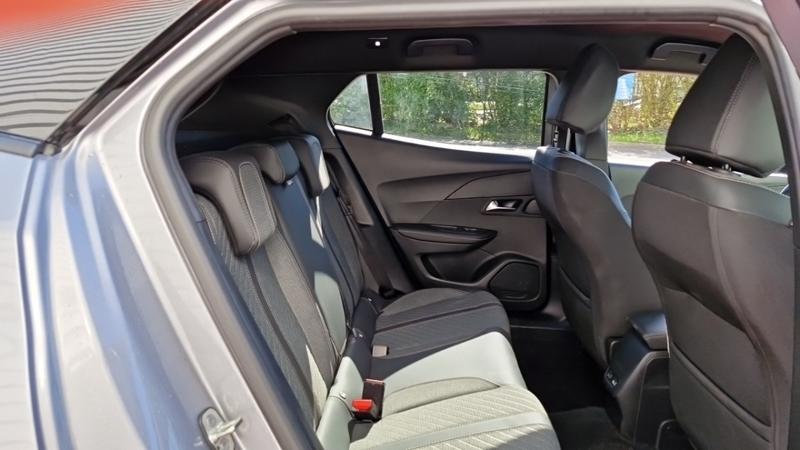 Peugeot 2008 Hybrid 136 E-Dcs6 Allure