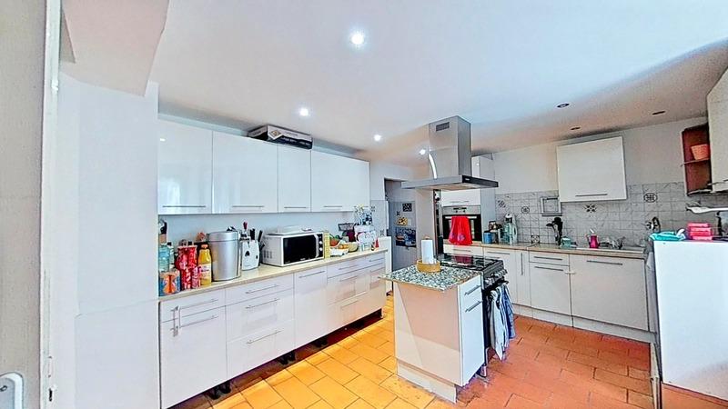 Maison - 170 m² - 7 pièces