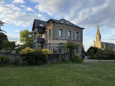 Appartement - 90 m² - 4 pièces