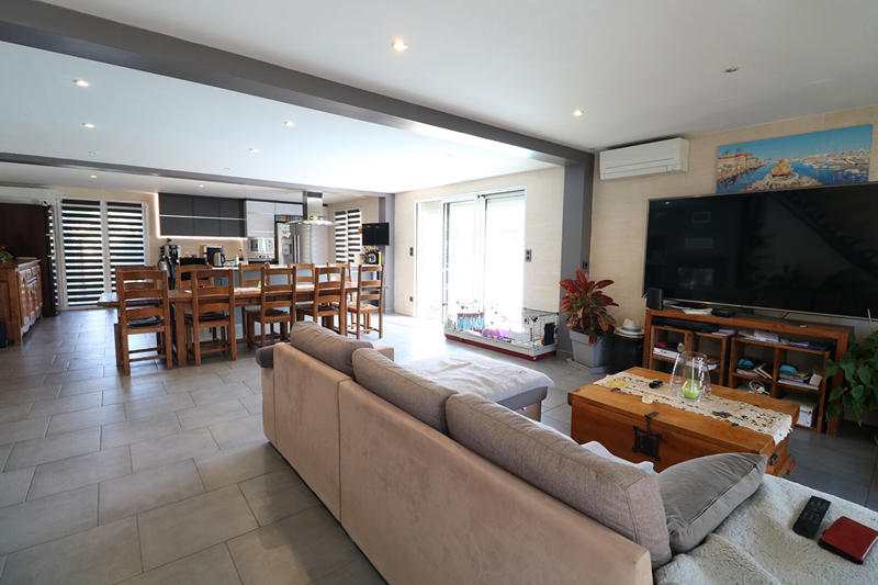 Maison - 197 m² - 8 pièces