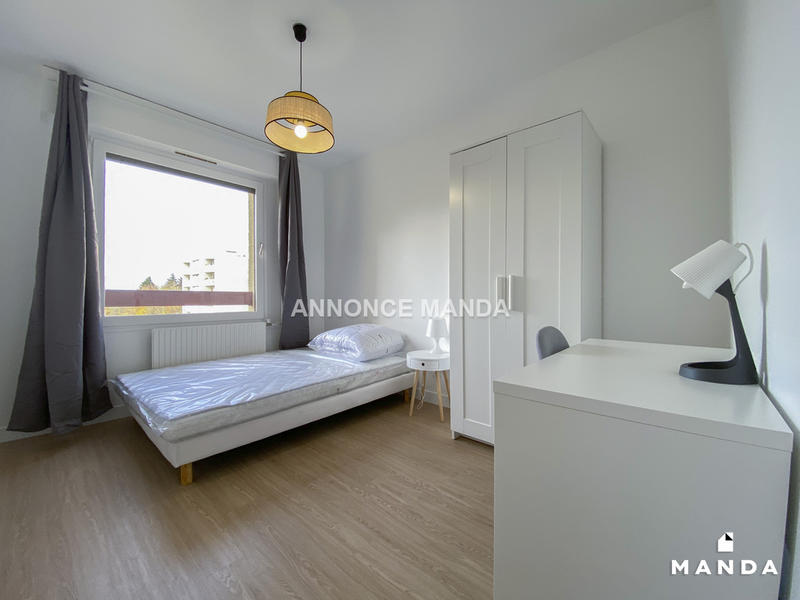 Chambre - 10 m² - 6 pièces