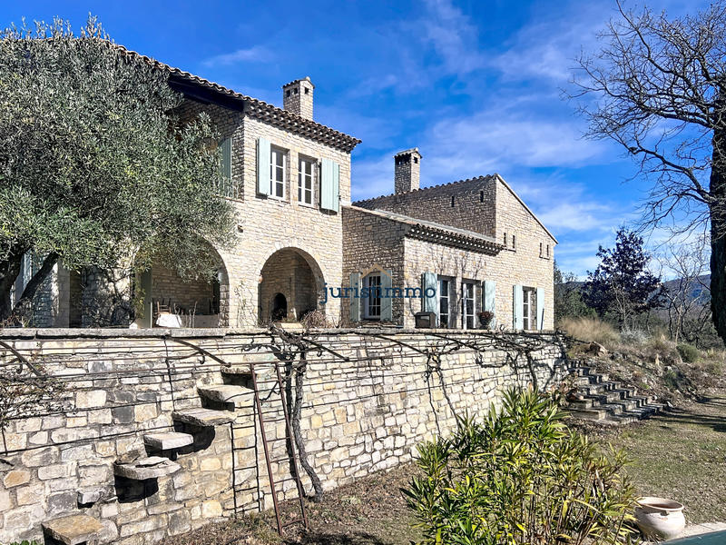 Villa - 211 m² - 6 pièces