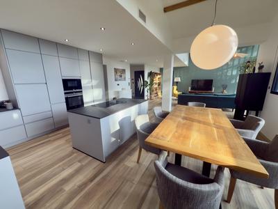 Villa - 198 m² - 6 pièces