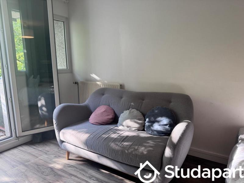 Chambre - 11 m² - 1 pièce