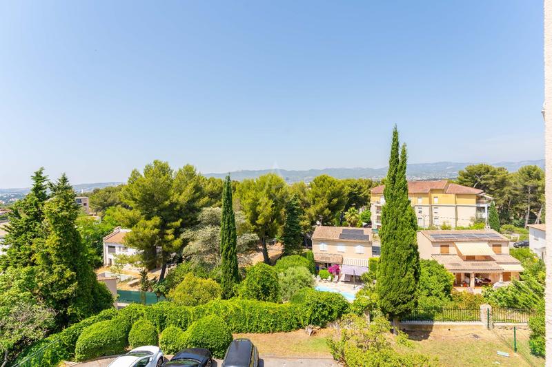 Appartement - 86 m² - 4 pièces