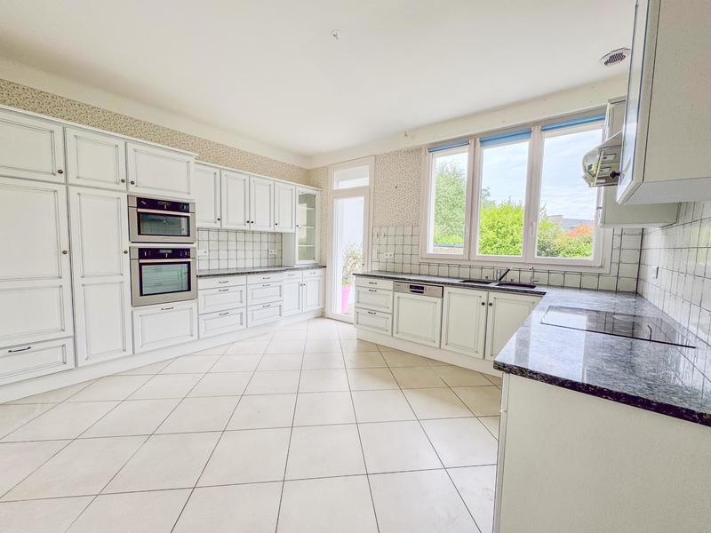 Villa - 250 m² - 7 pièces